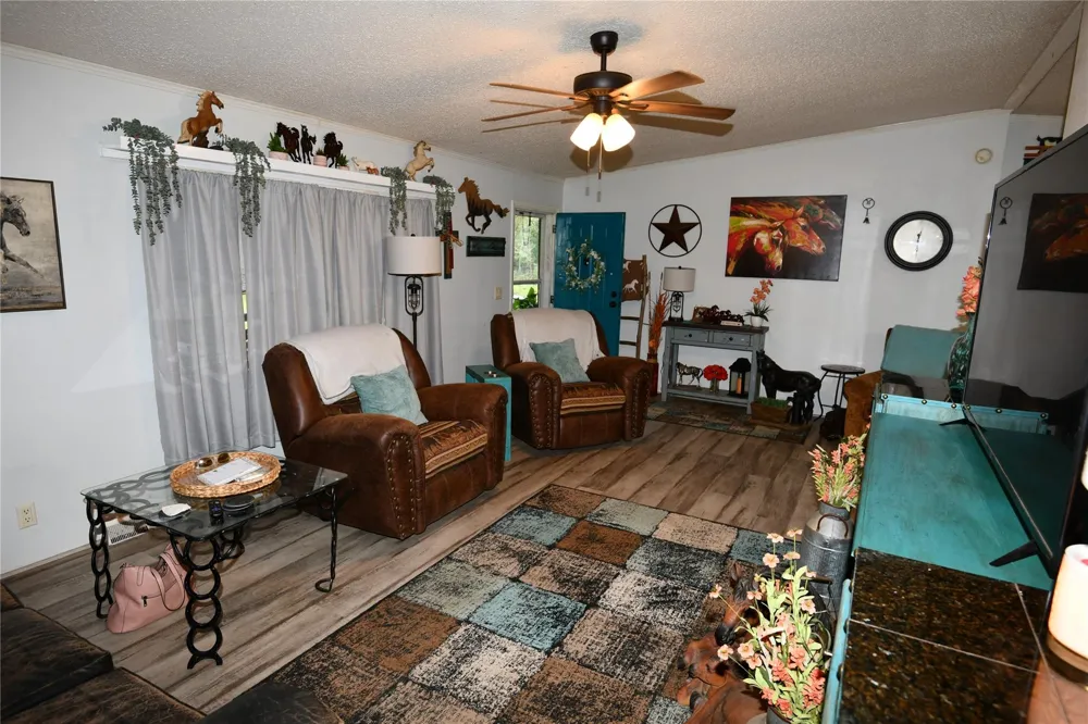 101 Pinewood Drive Shepherd, TX 77371