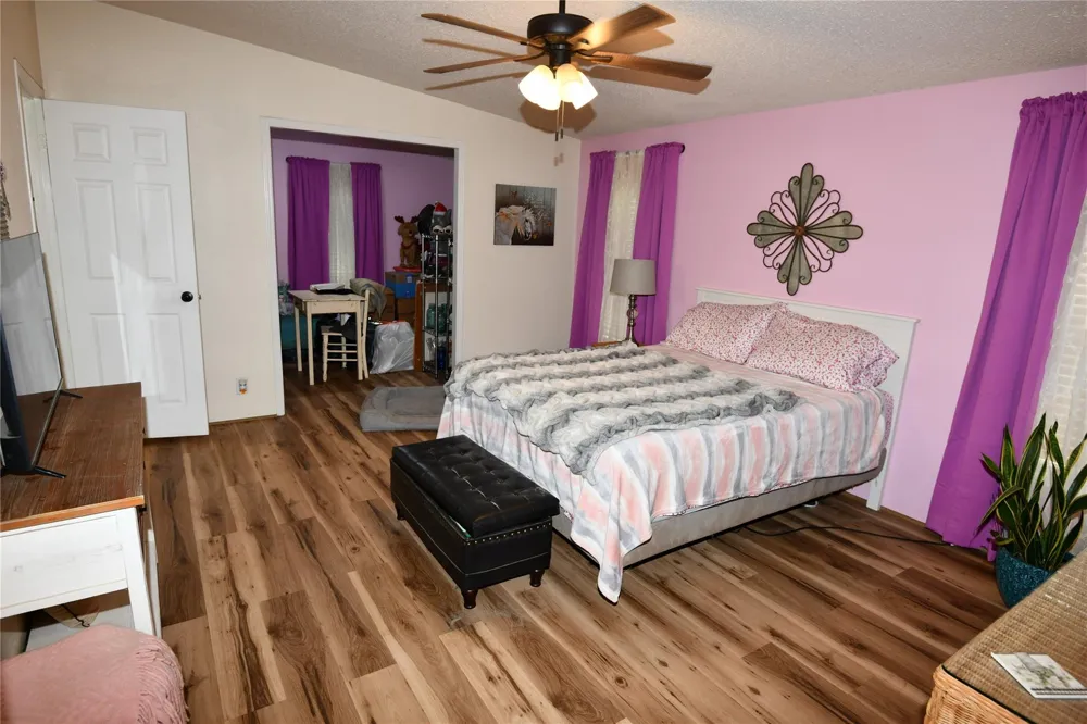 101 Pinewood Drive Shepherd, TX 77371