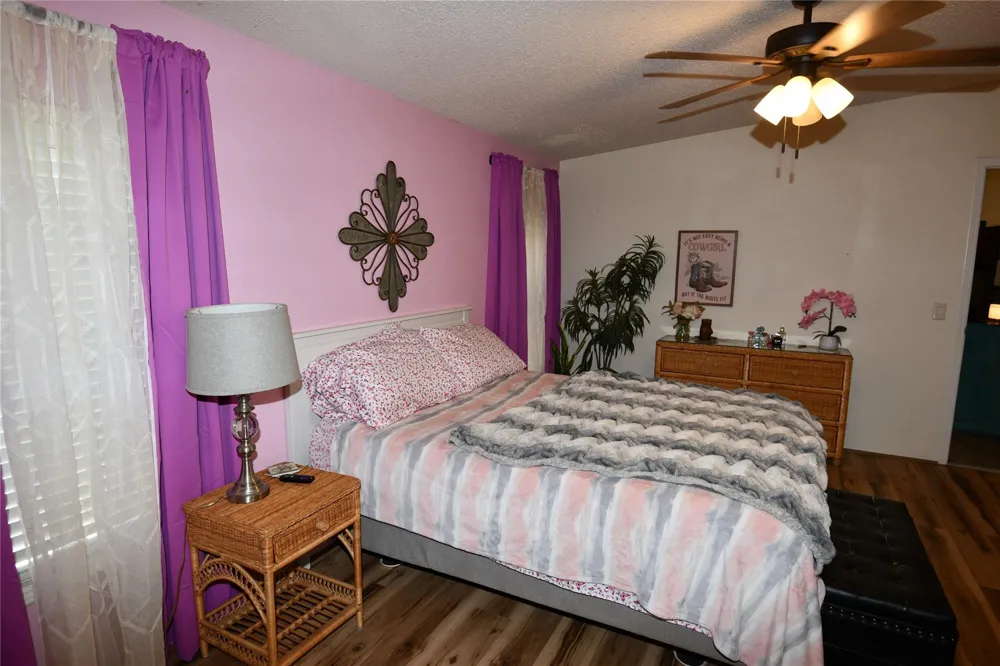 101 Pinewood Drive Shepherd, TX 77371