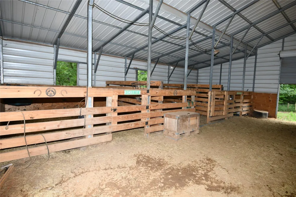 101 Pinewood Drive Shepherd, TX 77371