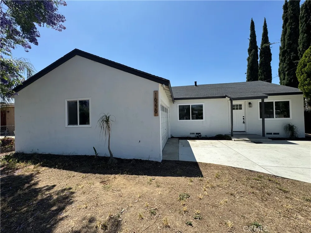16229 Hunter St Fontana, CA 92335