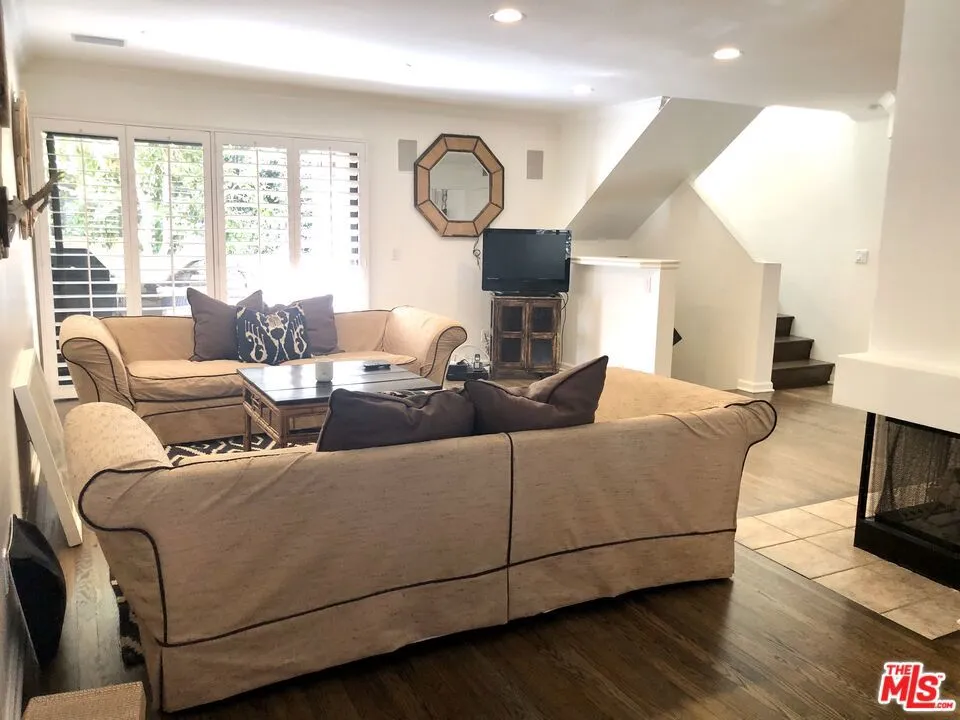 26311 W Bravo Lane Calabasas, CA 91302