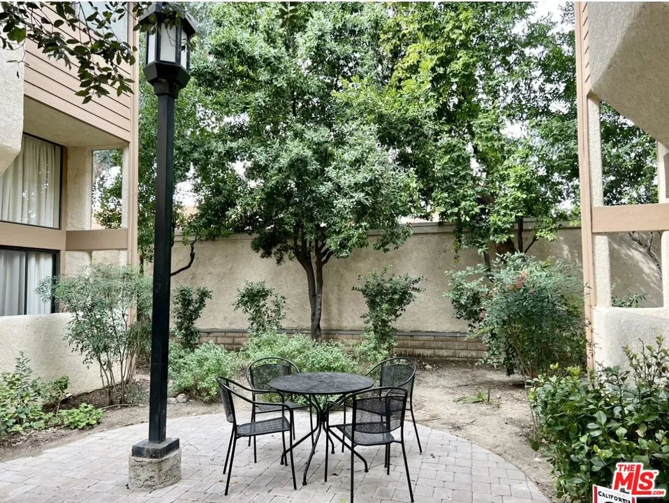 26311 W Bravo Lane Calabasas, CA 91302