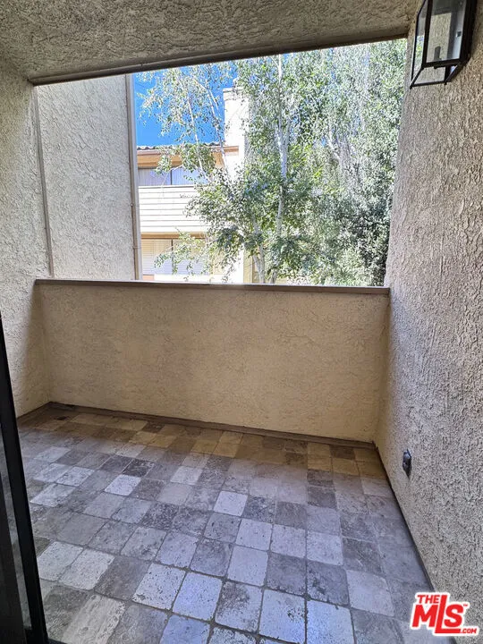 26311 W Bravo Lane Calabasas, CA 91302