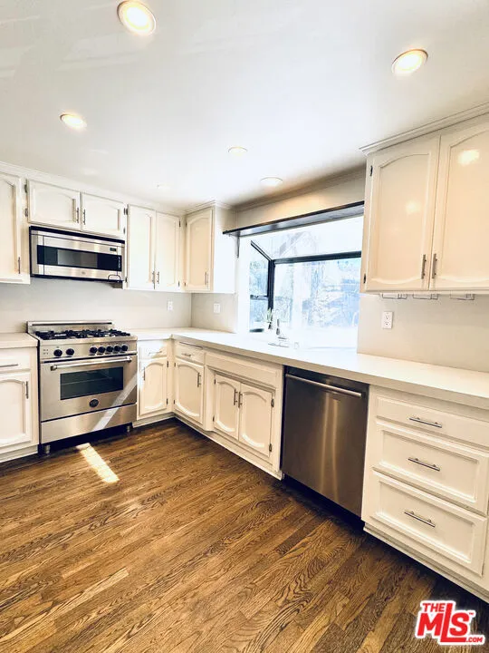 26311 W Bravo Lane Calabasas, CA 91302