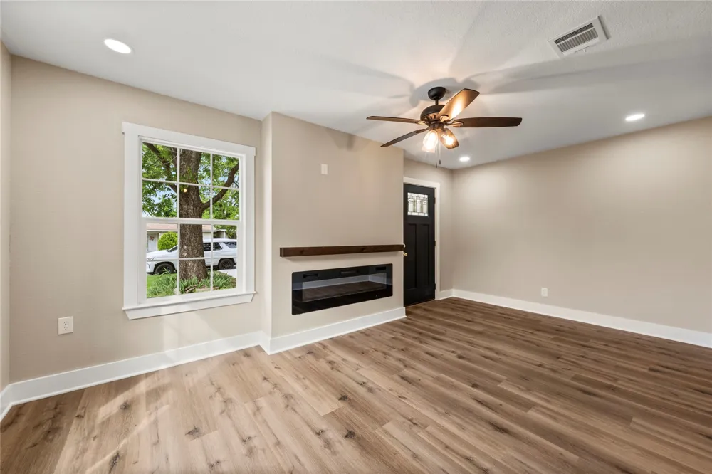 1909 Columbia Street Waco, TX 76711