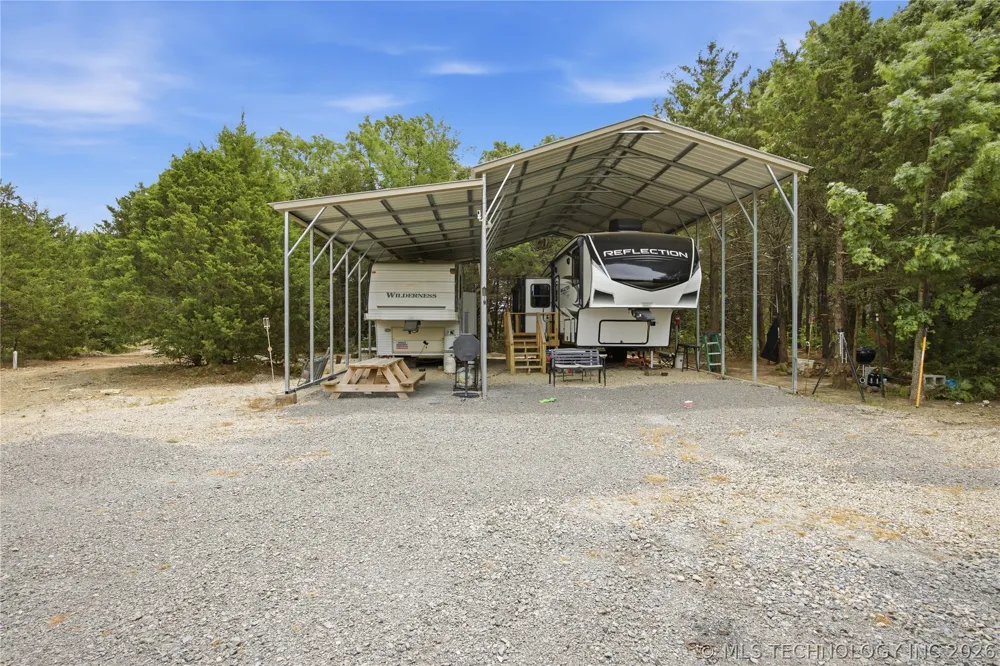 958 S Buffalo Road Stuart, OK 74570