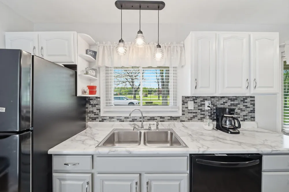 5030 E Berry Road Pleasant Lake, MI 49272
