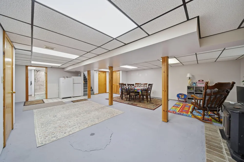 5030 E Berry Road Pleasant Lake, MI 49272