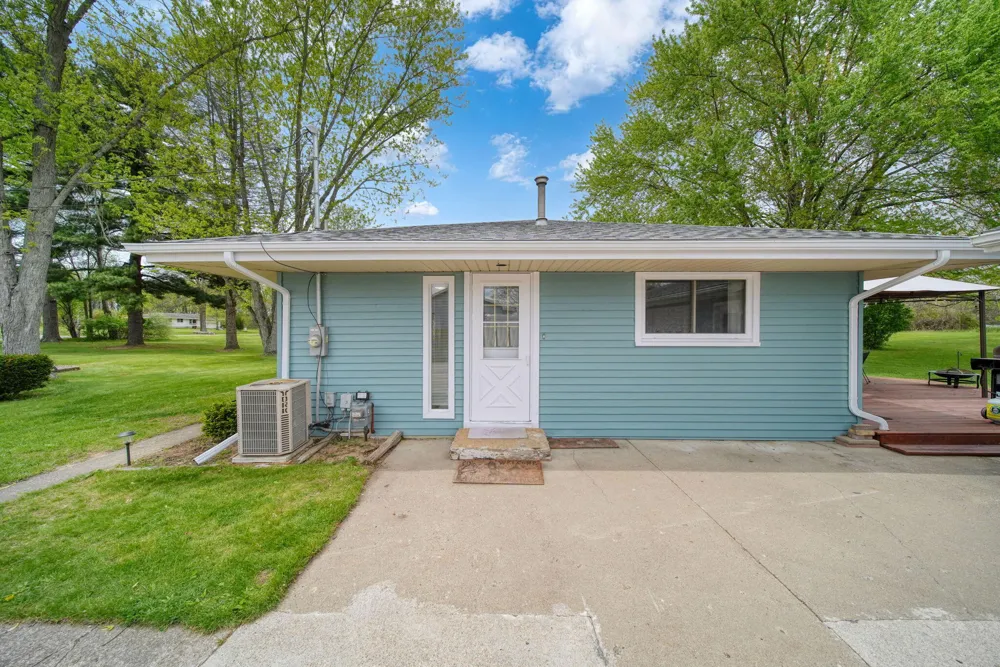 5030 E Berry Road Pleasant Lake, MI 49272