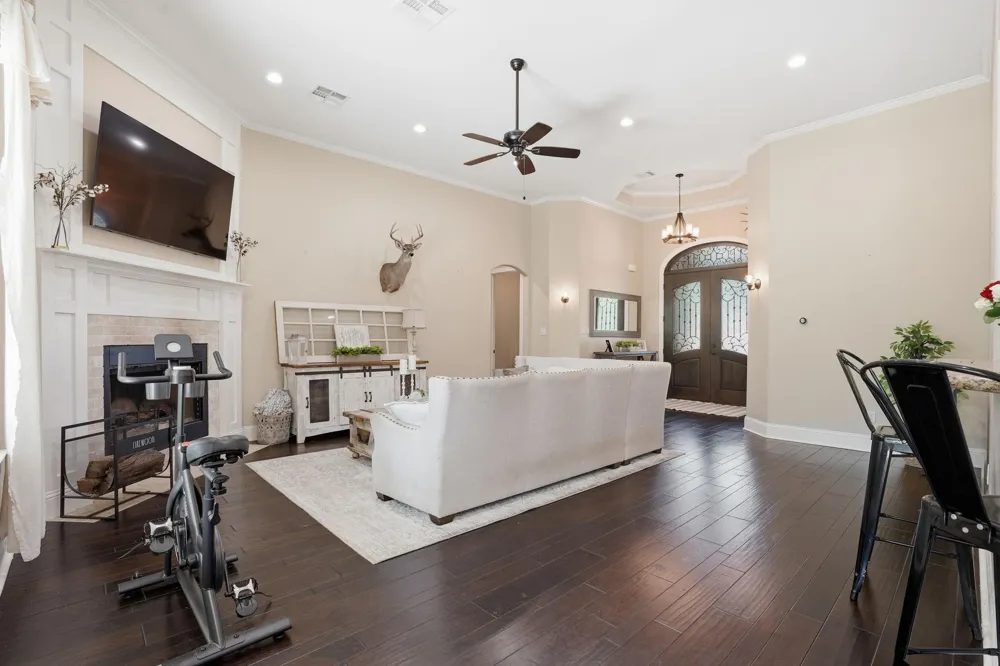 4215 Longhorn Drive Cleveland, TX 77328