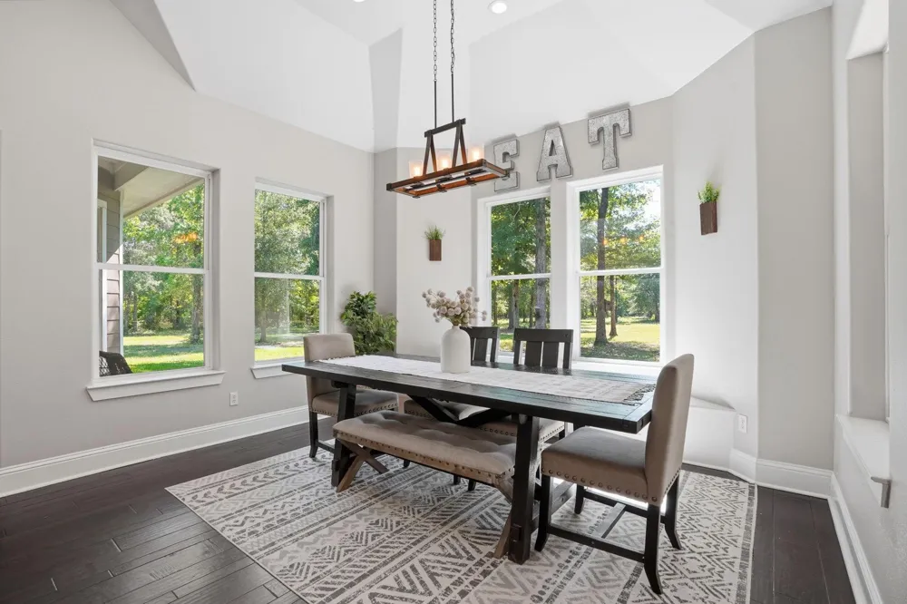 4215 Longhorn Drive Cleveland, TX 77328