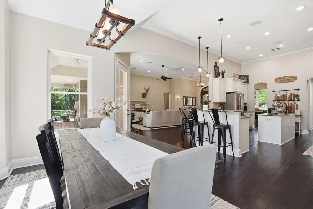 4215 Longhorn Drive Cleveland, TX 77328