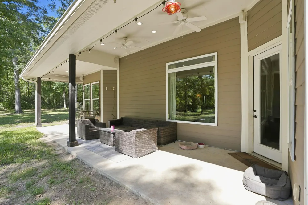 4215 Longhorn Drive Cleveland, TX 77328