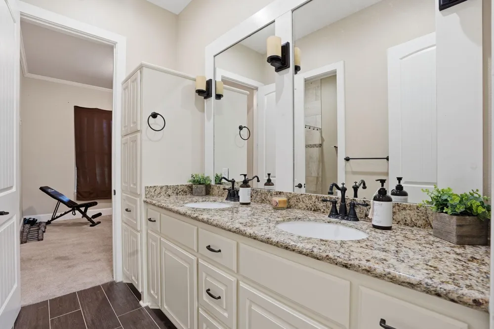 4215 Longhorn Drive Cleveland, TX 77328
