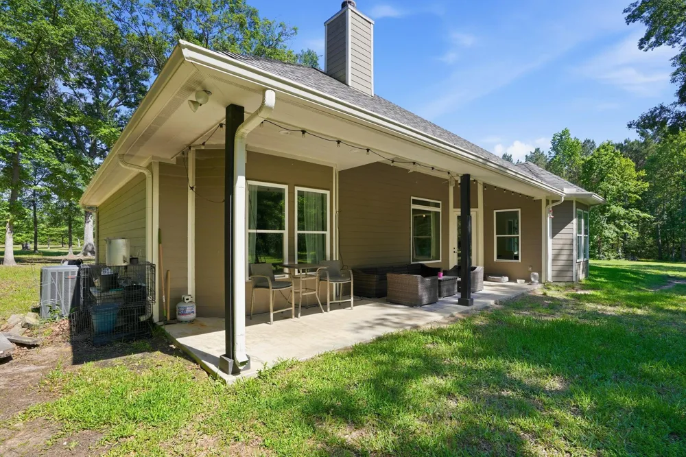4215 Longhorn Drive Cleveland, TX 77328