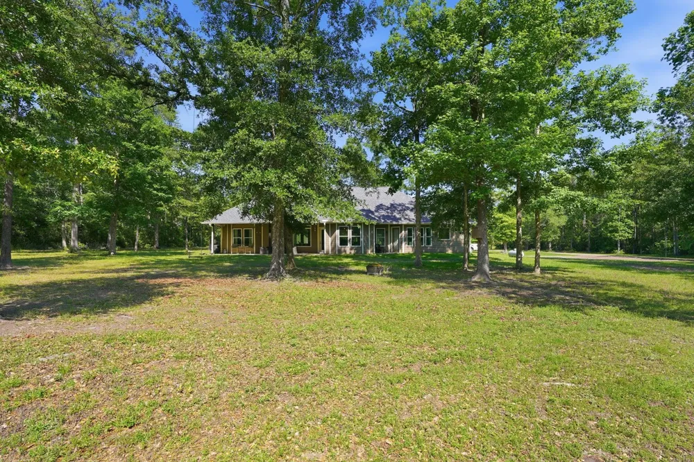 4215 Longhorn Drive Cleveland, TX 77328