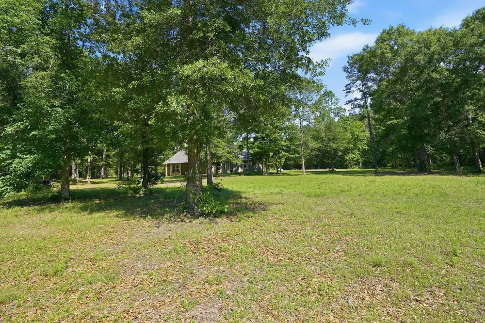 4215 Longhorn Drive Cleveland, TX 77328