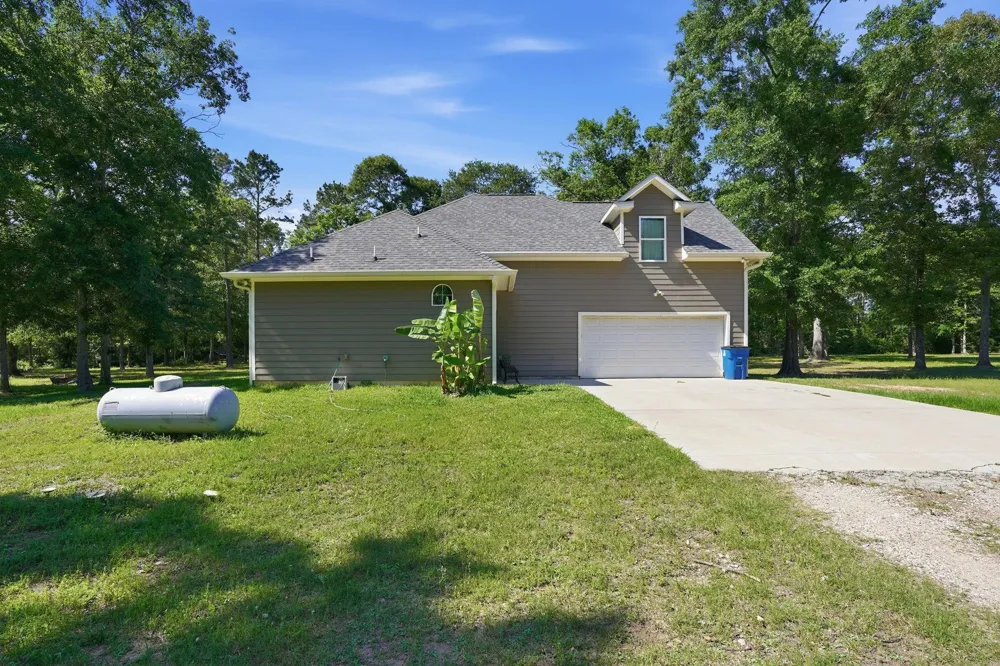 4215 Longhorn Drive Cleveland, TX 77328