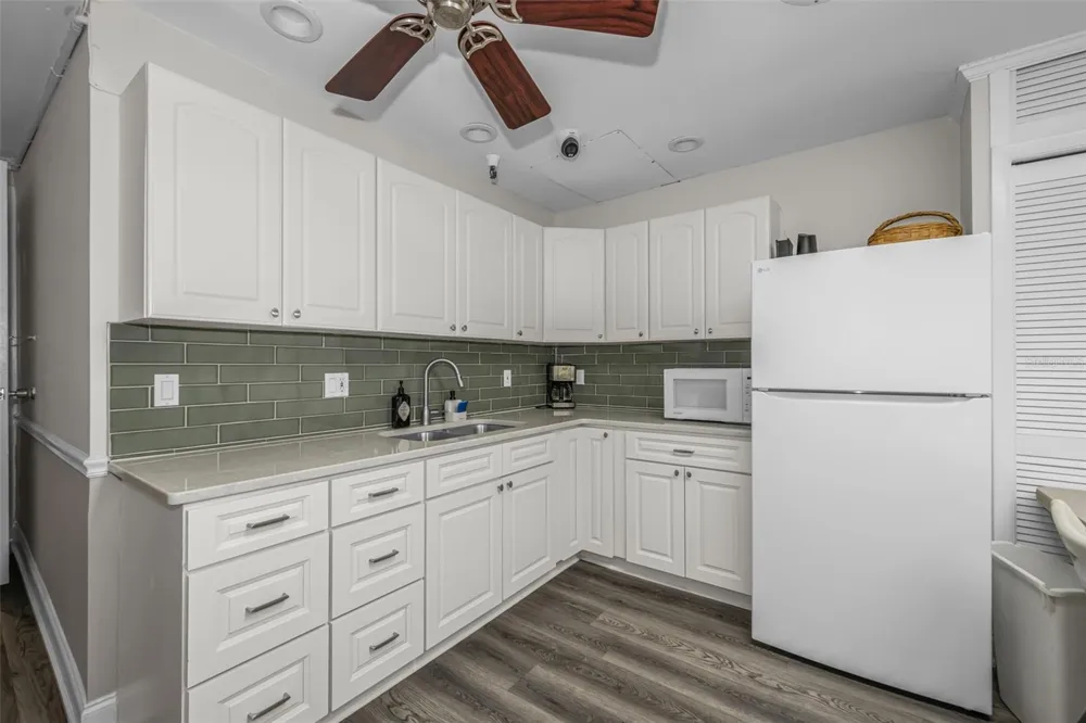 100 BLUFF VIEW DRIVE #514C Belleair Bluffs, FL 33770