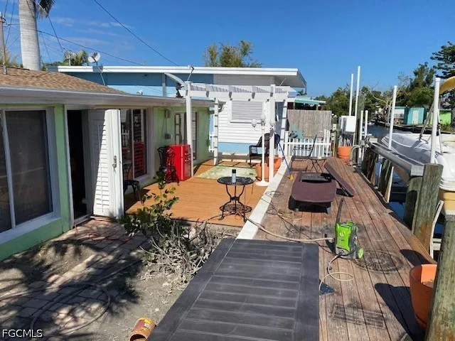 Pine Street Matlacha, FL 33993