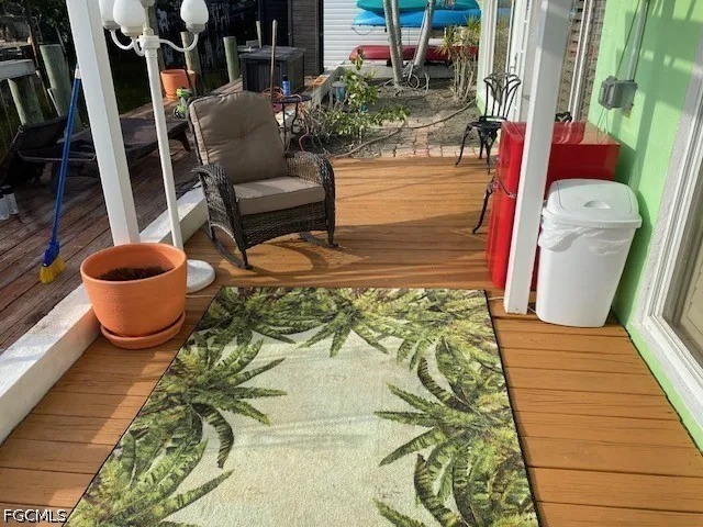 Pine Street Matlacha, FL 33993