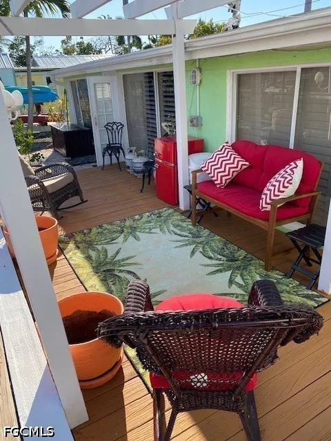 Pine Street Matlacha, FL 33993