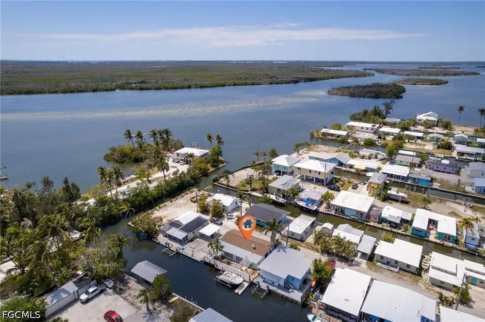 Pine Street Matlacha, FL 33993