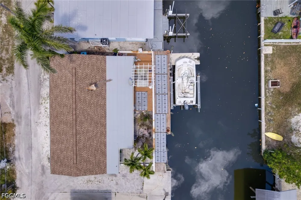 Pine Street Matlacha, FL 33993