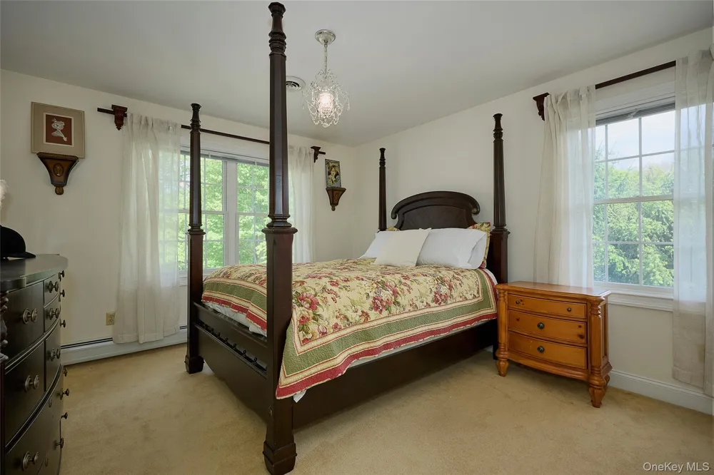 28 Heritage Court Tuxedo Park, NY 10987