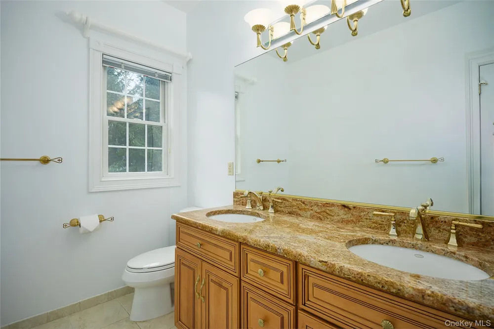 28 Heritage Court Tuxedo Park, NY 10987
