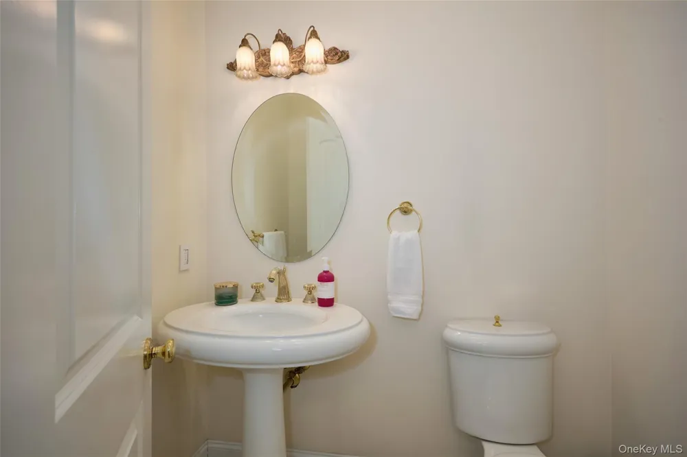 28 Heritage Court Tuxedo Park, NY 10987