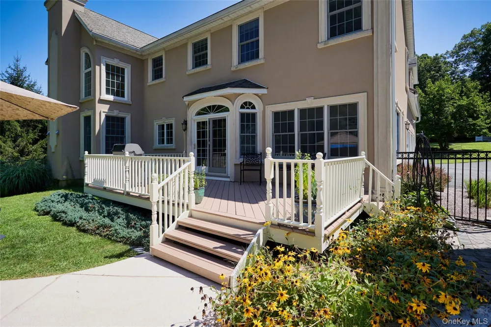 28 Heritage Court Tuxedo Park, NY 10987