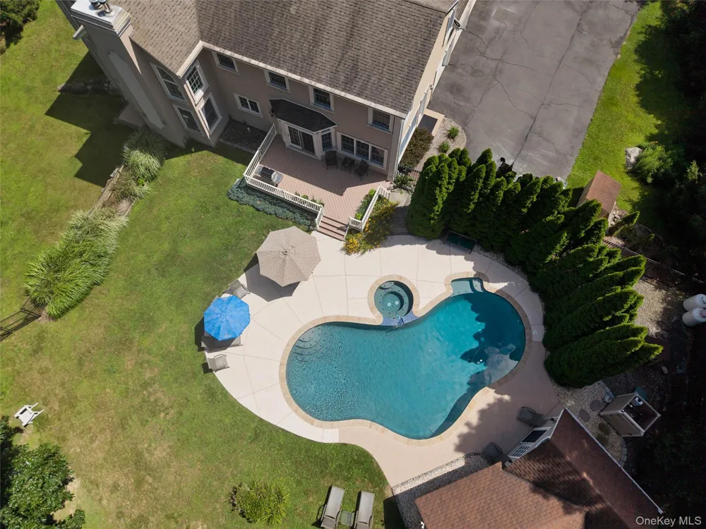 28 Heritage Court Tuxedo Park, NY 10987