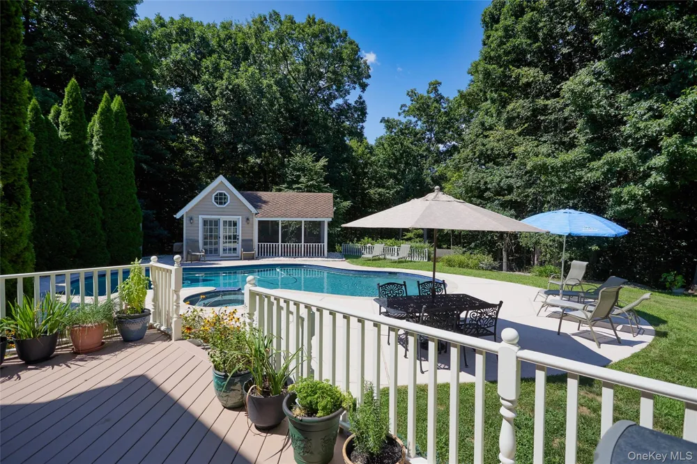 28 Heritage Court Tuxedo Park, NY 10987