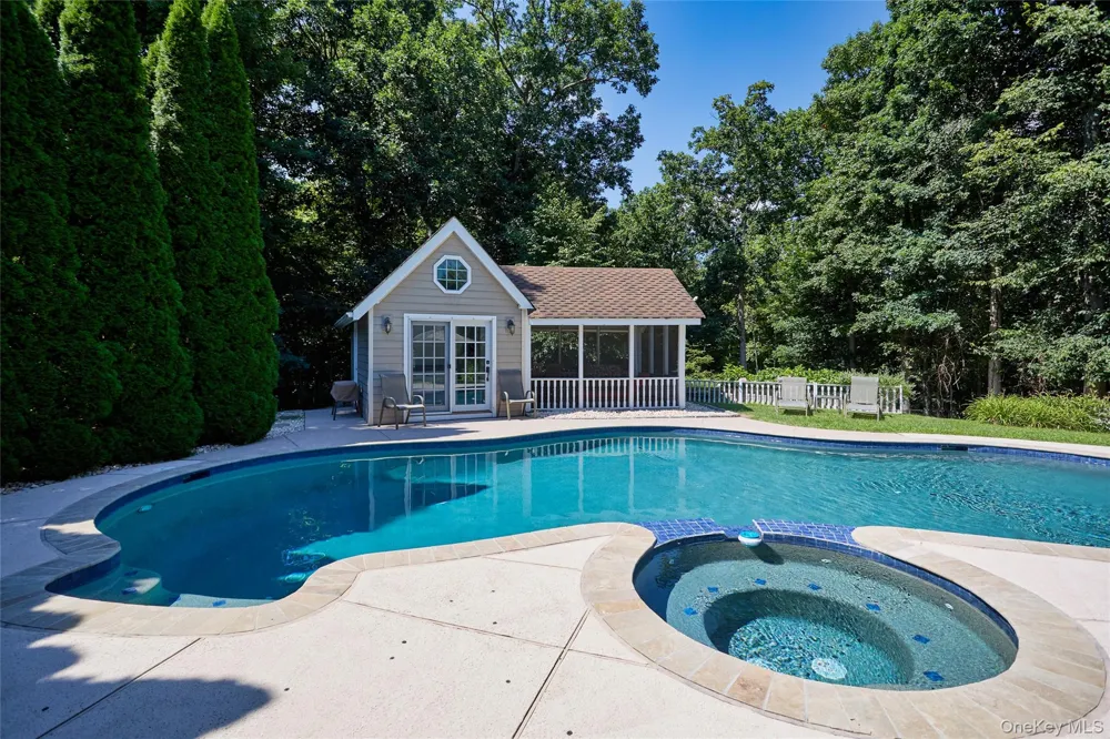 28 Heritage Court Tuxedo Park, NY 10987