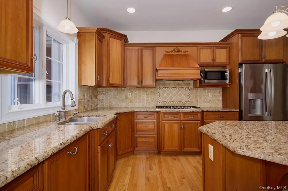 28 Heritage Court Tuxedo Park, NY 10987