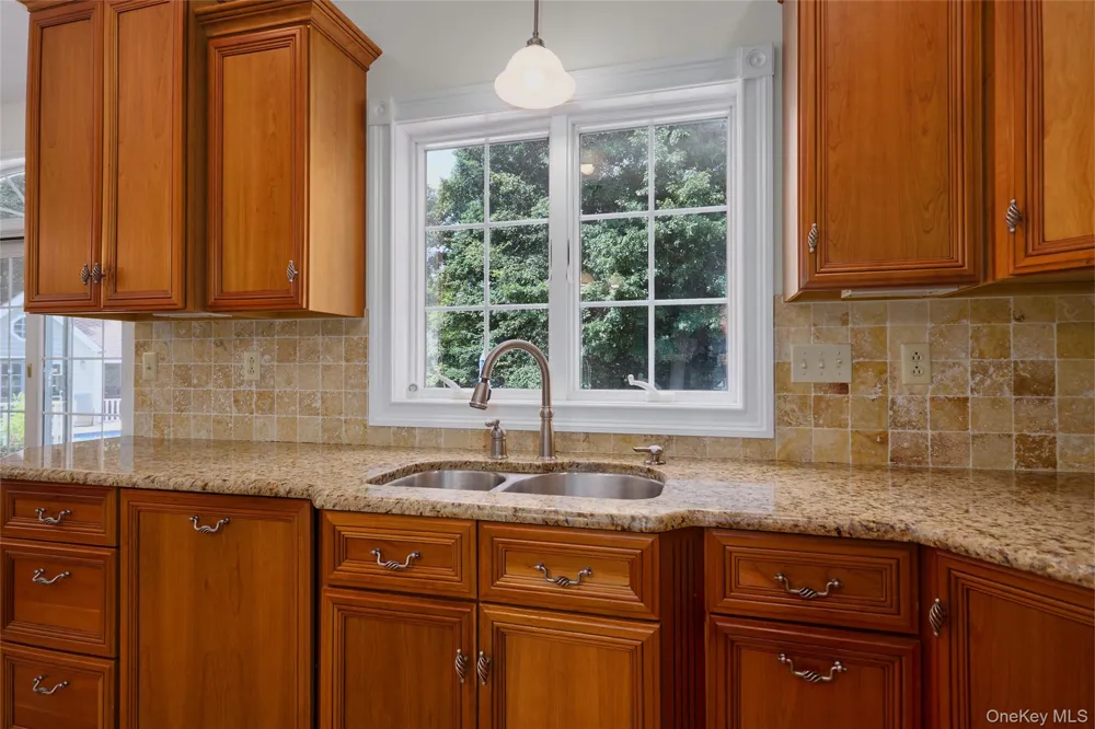 28 Heritage Court Tuxedo Park, NY 10987
