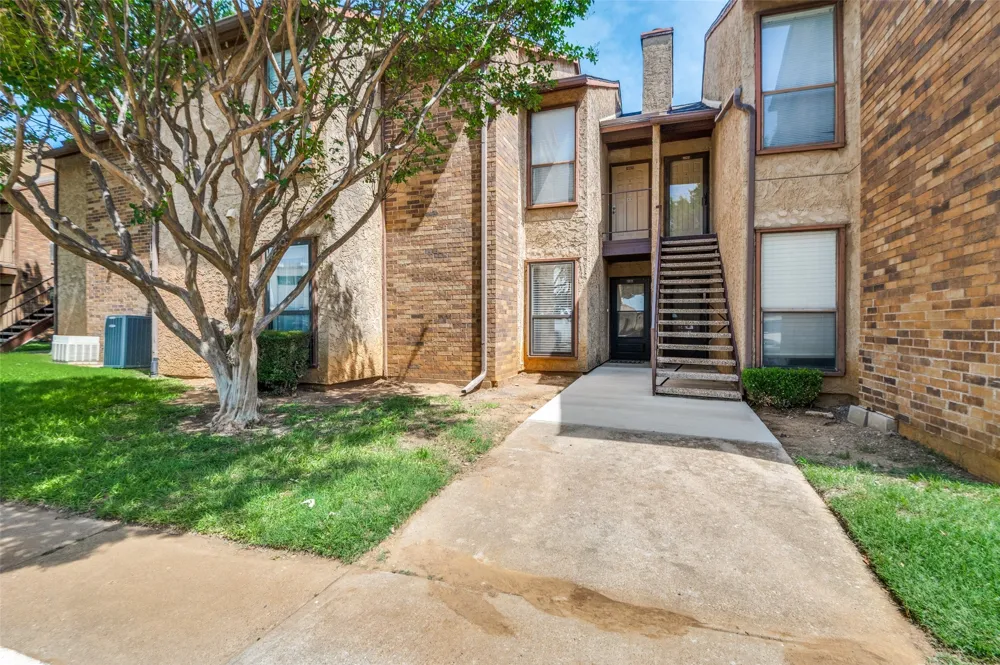1109 Calico Lane #1811 Arlington, TX 76011
