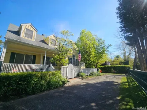 10 Phyllis Road