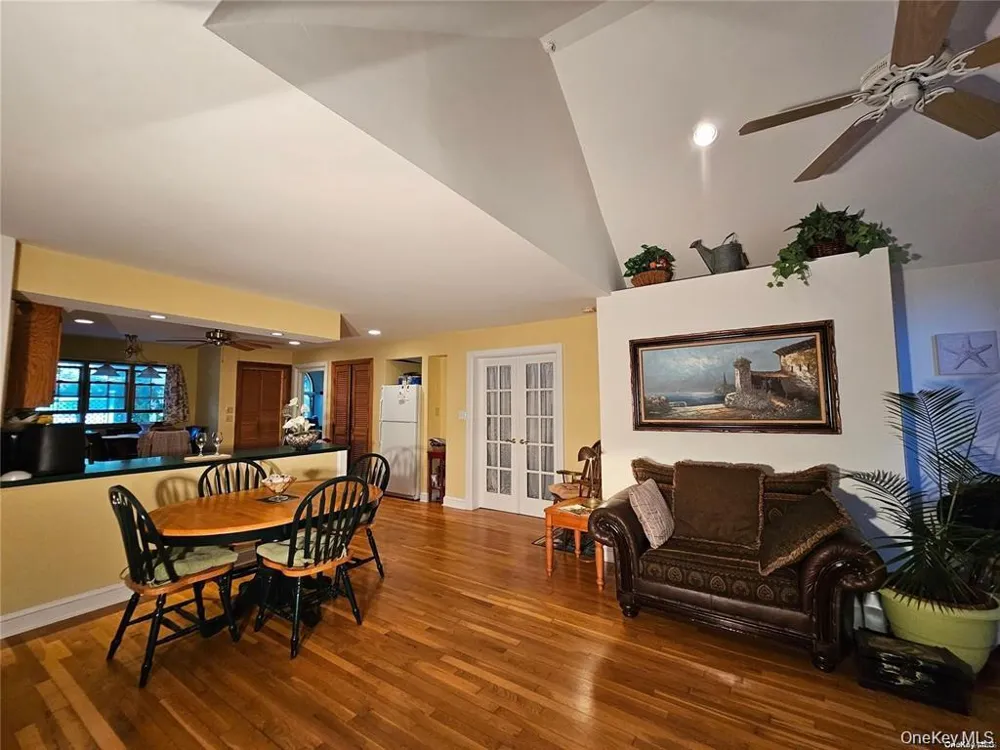 10 Phyllis Road Mastic Beach, NY 11951