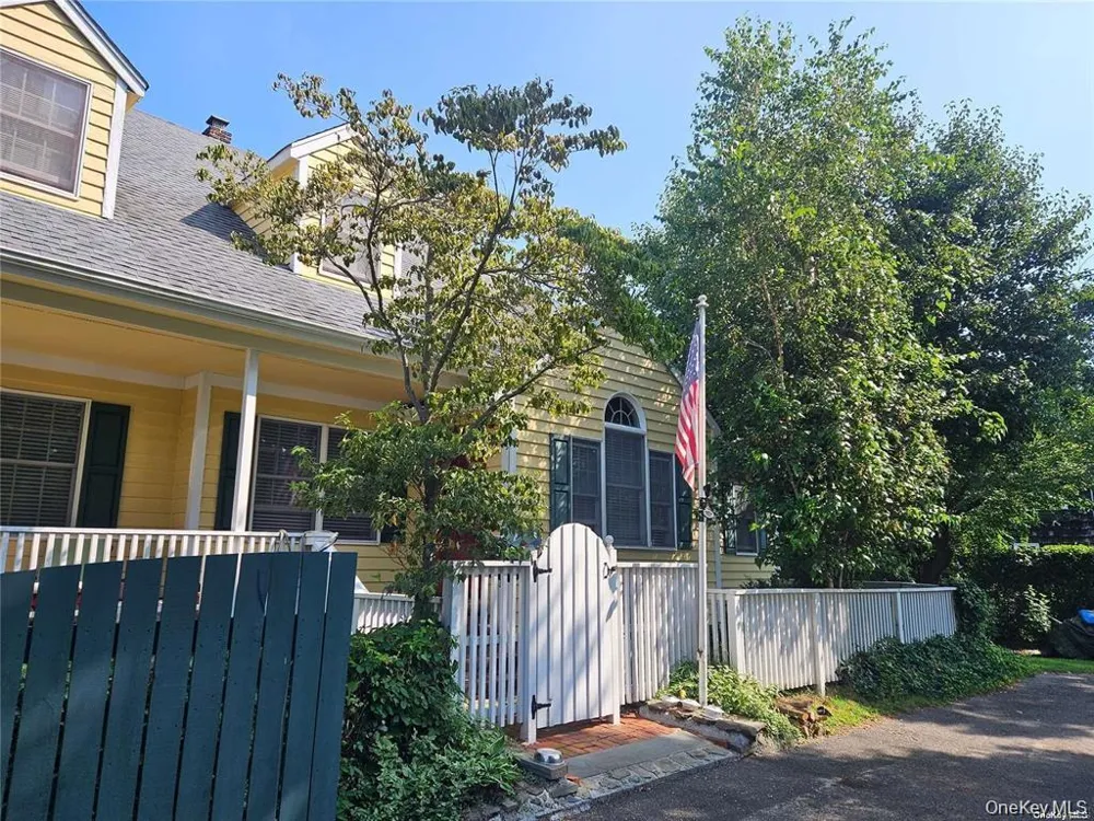10 Phyllis Road Mastic Beach, NY 11951