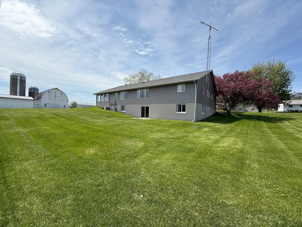 147 4th Avenue SE Spring Grove, MN 55974