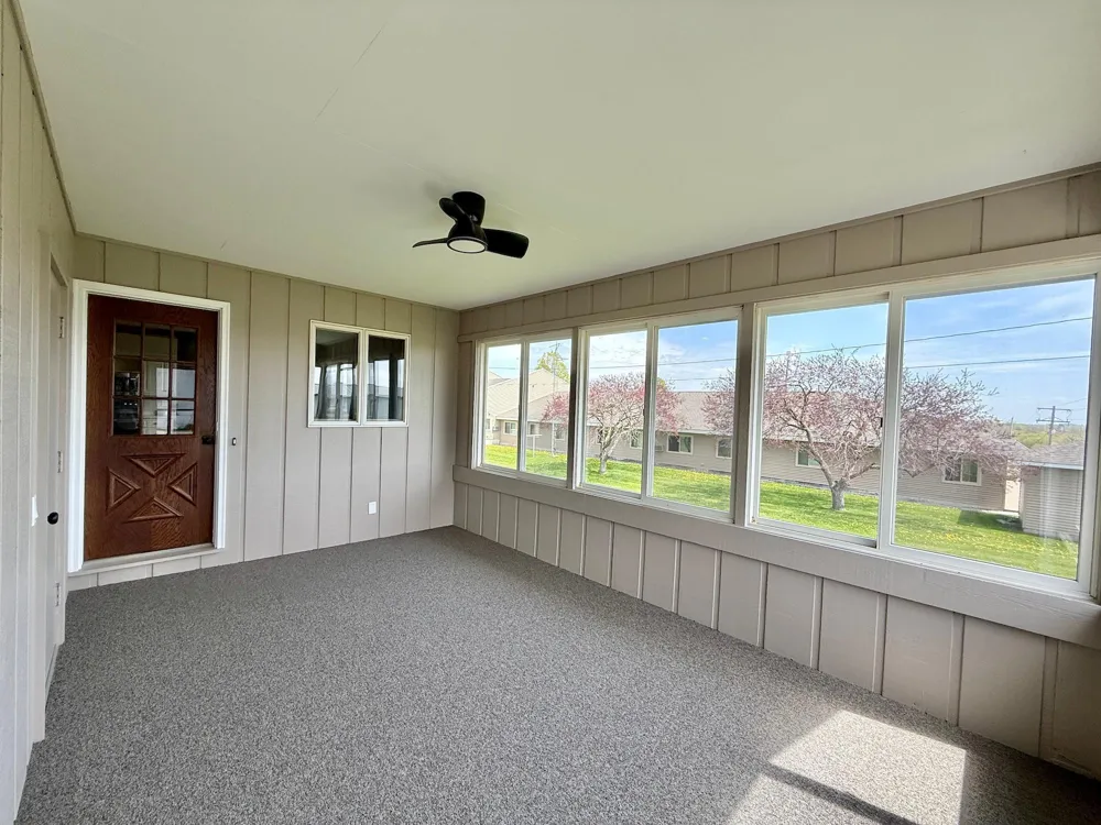 147 4th Avenue SE Spring Grove, MN 55974