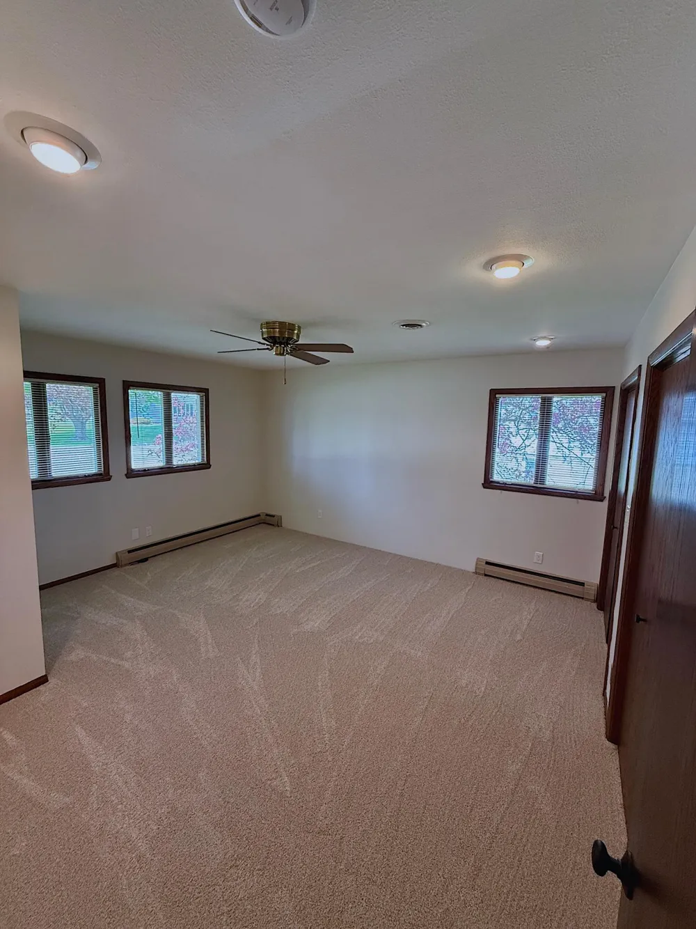 147 4th Avenue SE Spring Grove, MN 55974