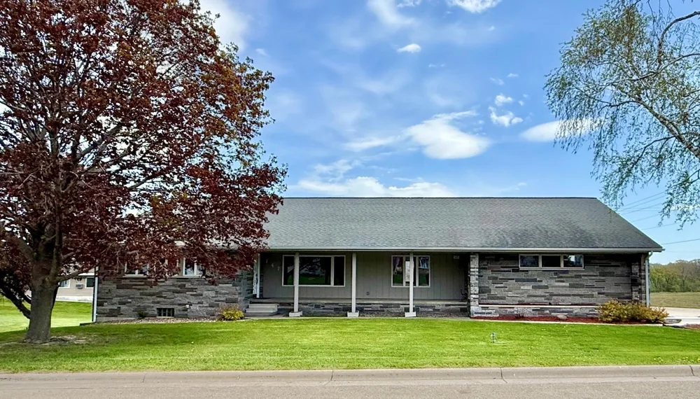 147 4th Avenue SE Spring Grove, MN 55974