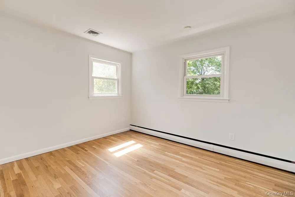 10 Tudor Drive Stony Brook, NY 11790