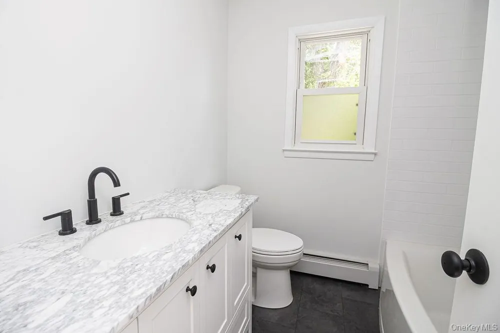 10 Tudor Drive Stony Brook, NY 11790