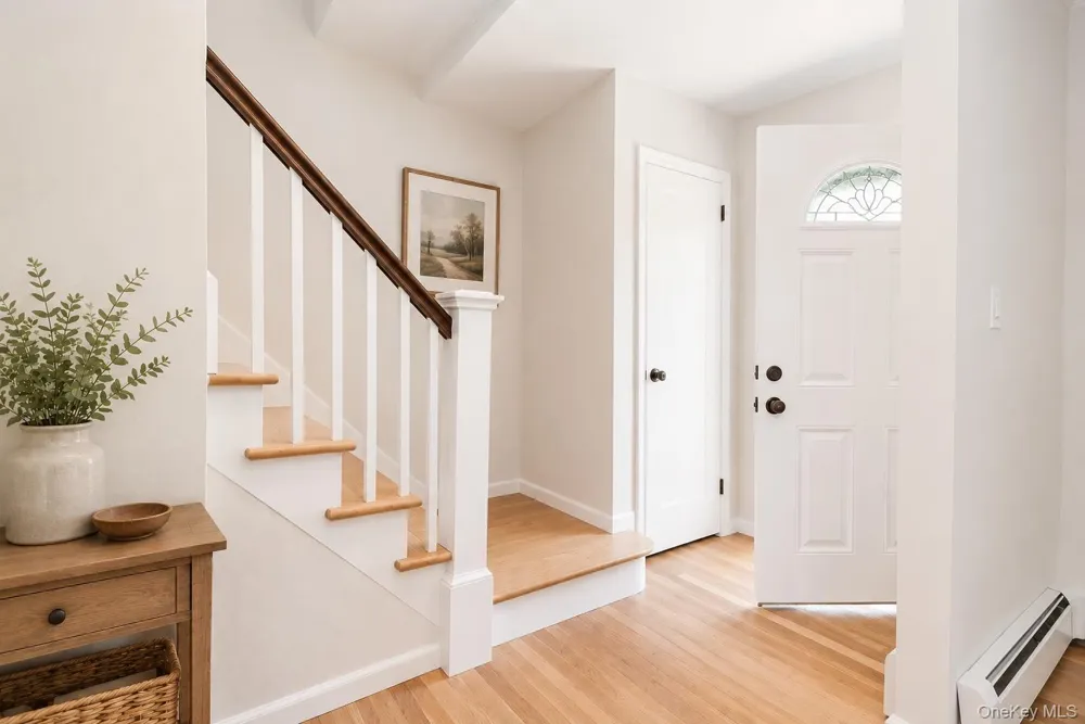 10 Tudor Drive Stony Brook, NY 11790