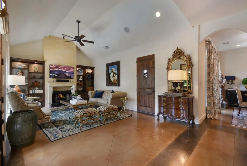303 ROLLING GREEN DRIVE Lakeway, TX 78734